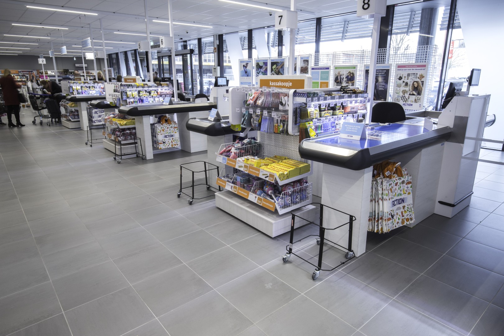 Action opent 3.000e winkel